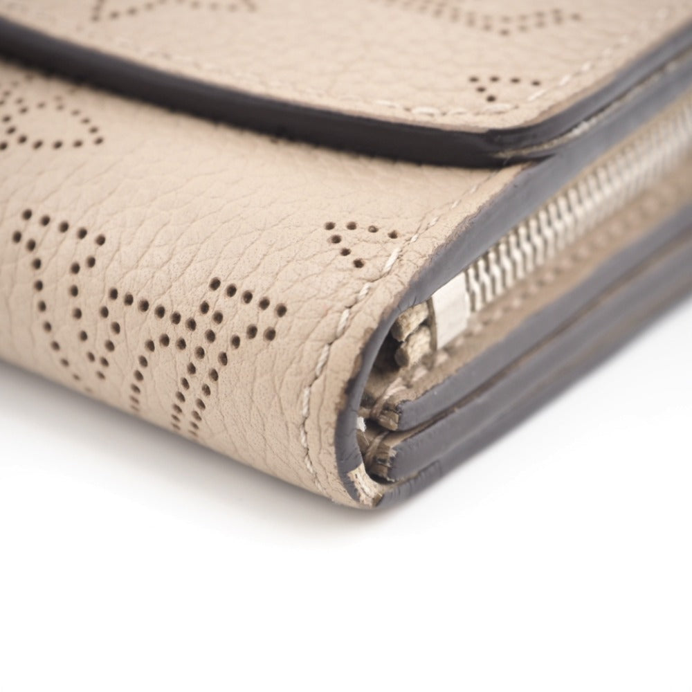 Louis Vuitton Bifold Wallet M62542 Leather Beige Mahina Portefeuille Iris Compact Women