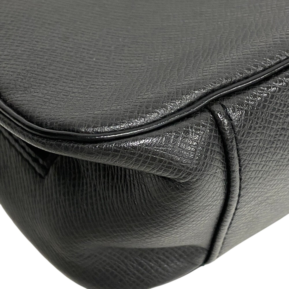 Louis Vuitton Business Bag M30212 Leather Black Taiga Truth Cracking Tat Gm