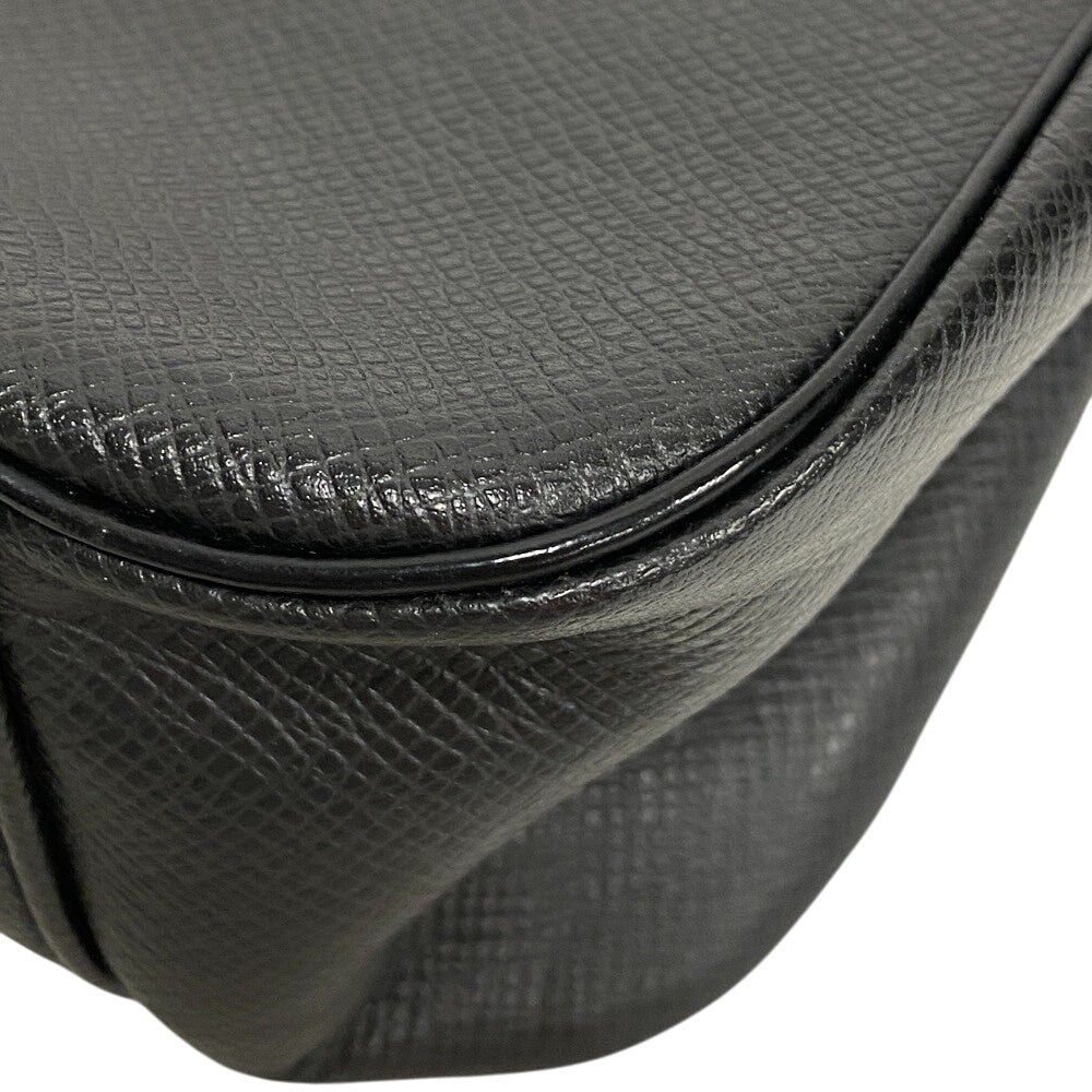 Louis Vuitton Business Bag M30212 Leather Black Taiga Truth Cracking Tat Gm