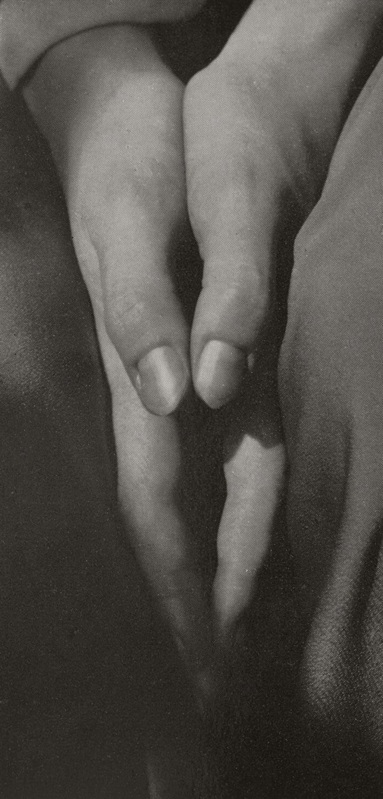 Alfred Stieglitz, Hands, Dorothy Norman, Alfred Stieglitz Memorial Portfolio 1864-1946, Halftone