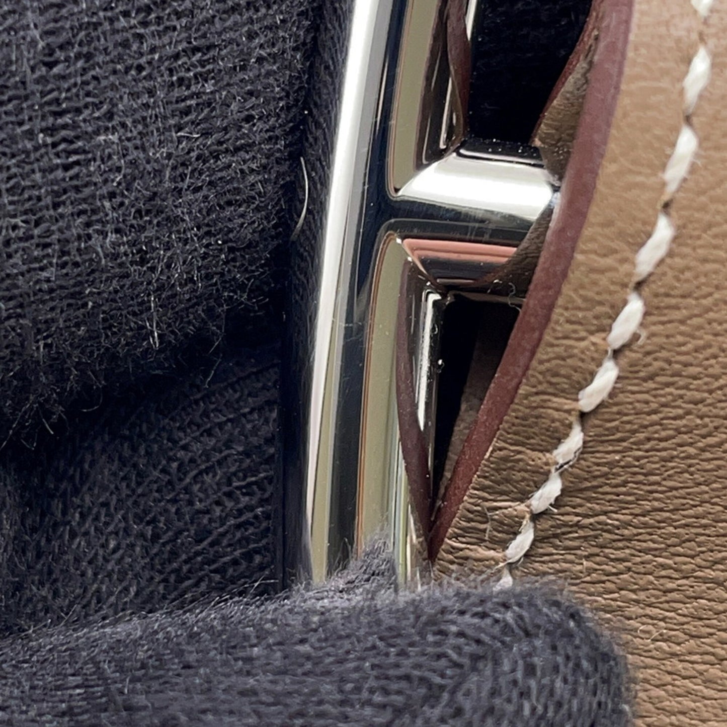 Swift leather sling handbag by Hermes