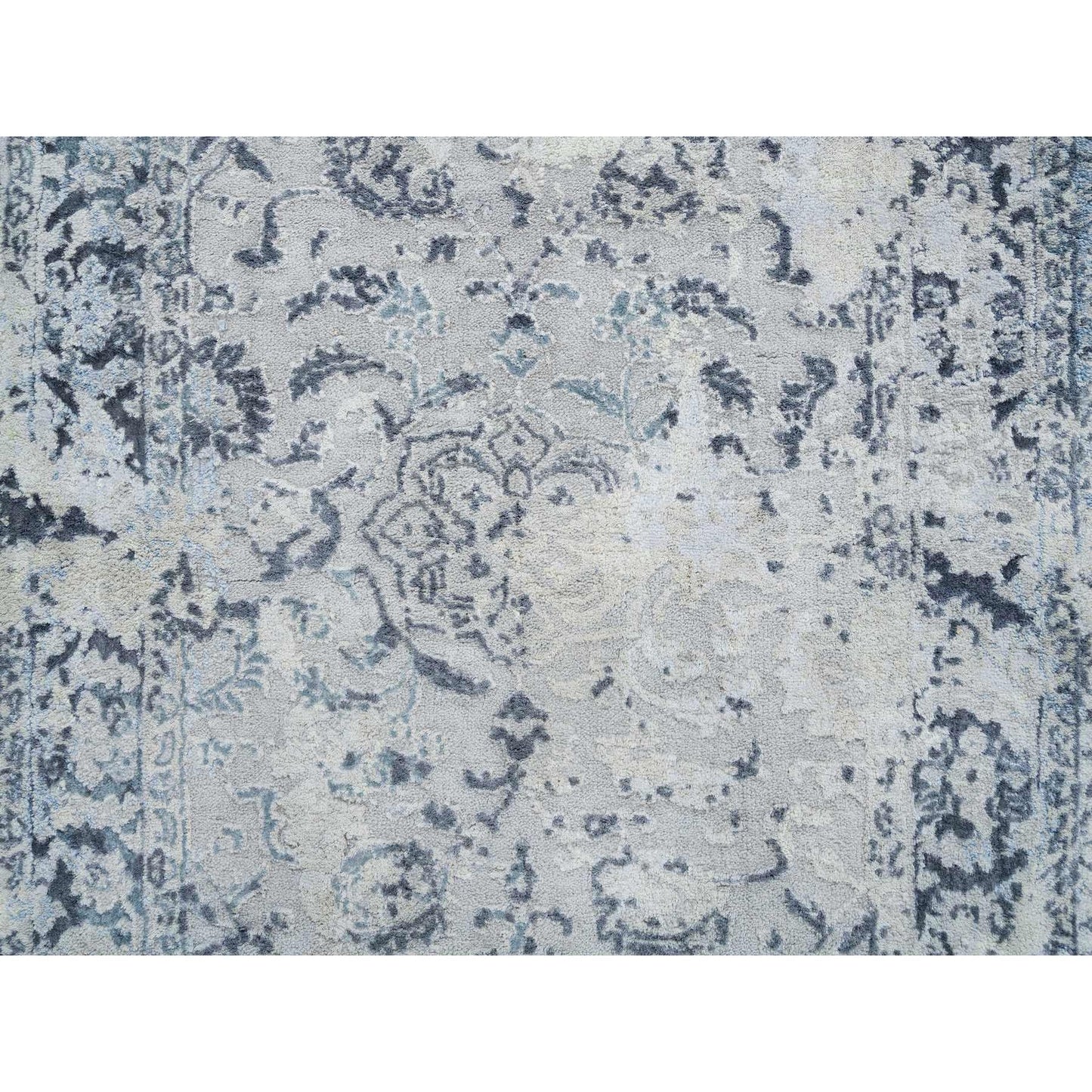 2'9"X7'8" Gray Silk/Wool Hand Knotted Broken Kishoon Design Runner Rug