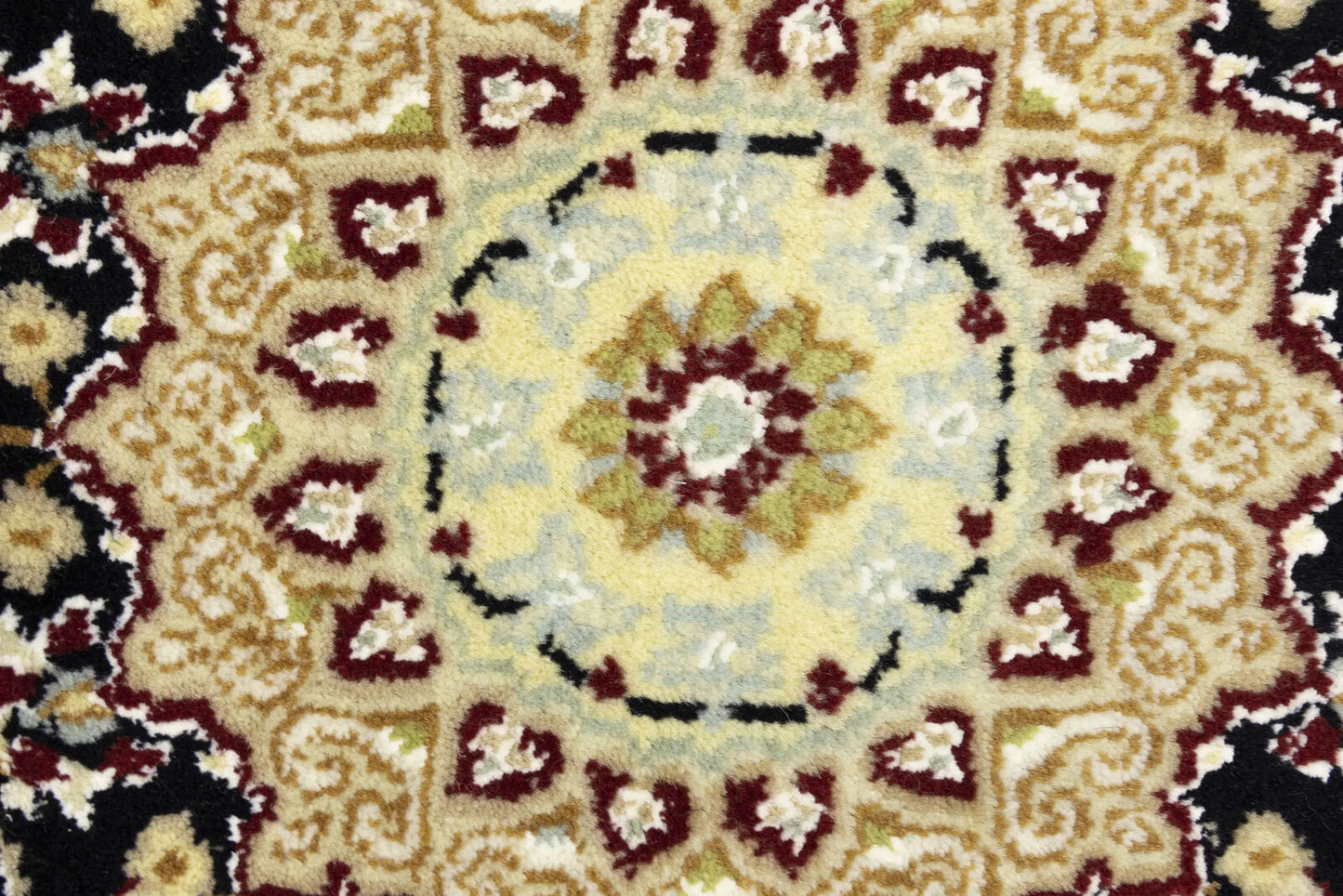 Small Oriental Decor Black Floral 3X3 Indo-Nain