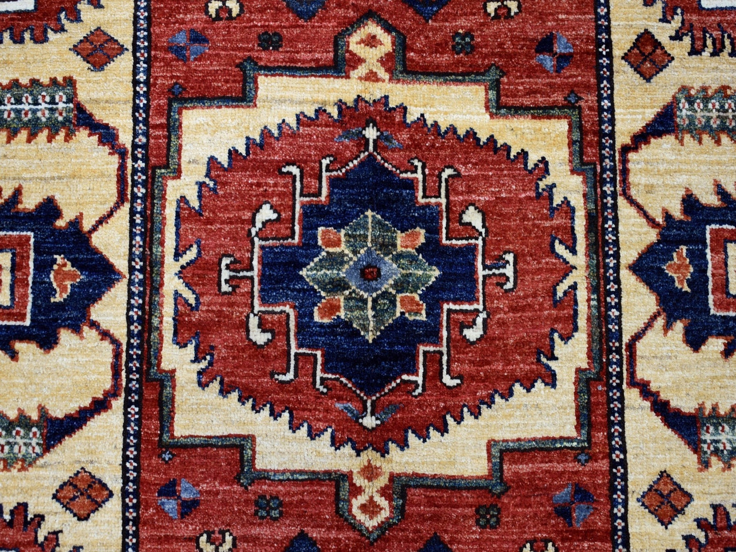3'5"X4'9" Pure Wool Hand-Knotted Tribal Oriental Rug