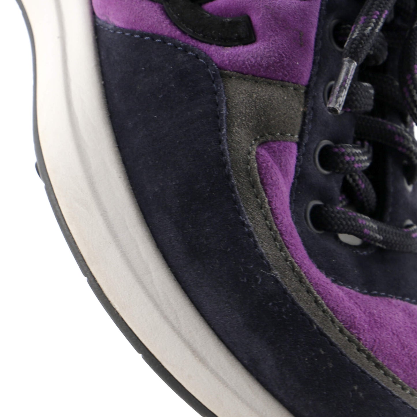 Chanel Men'S Cc Low-Top Sneakers Suede