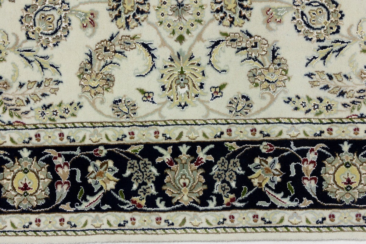 Hand-Knotted Indo-Nain Floral Medallion Rug