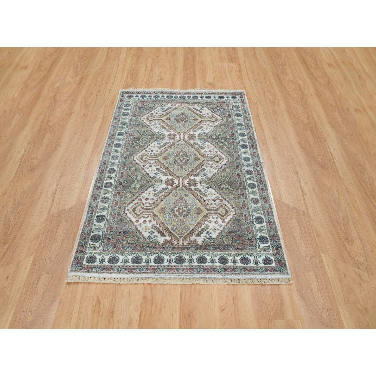 4'X5'10" Ivory Flower Rosettes Border Wool Hand Knotted Oriental Rug