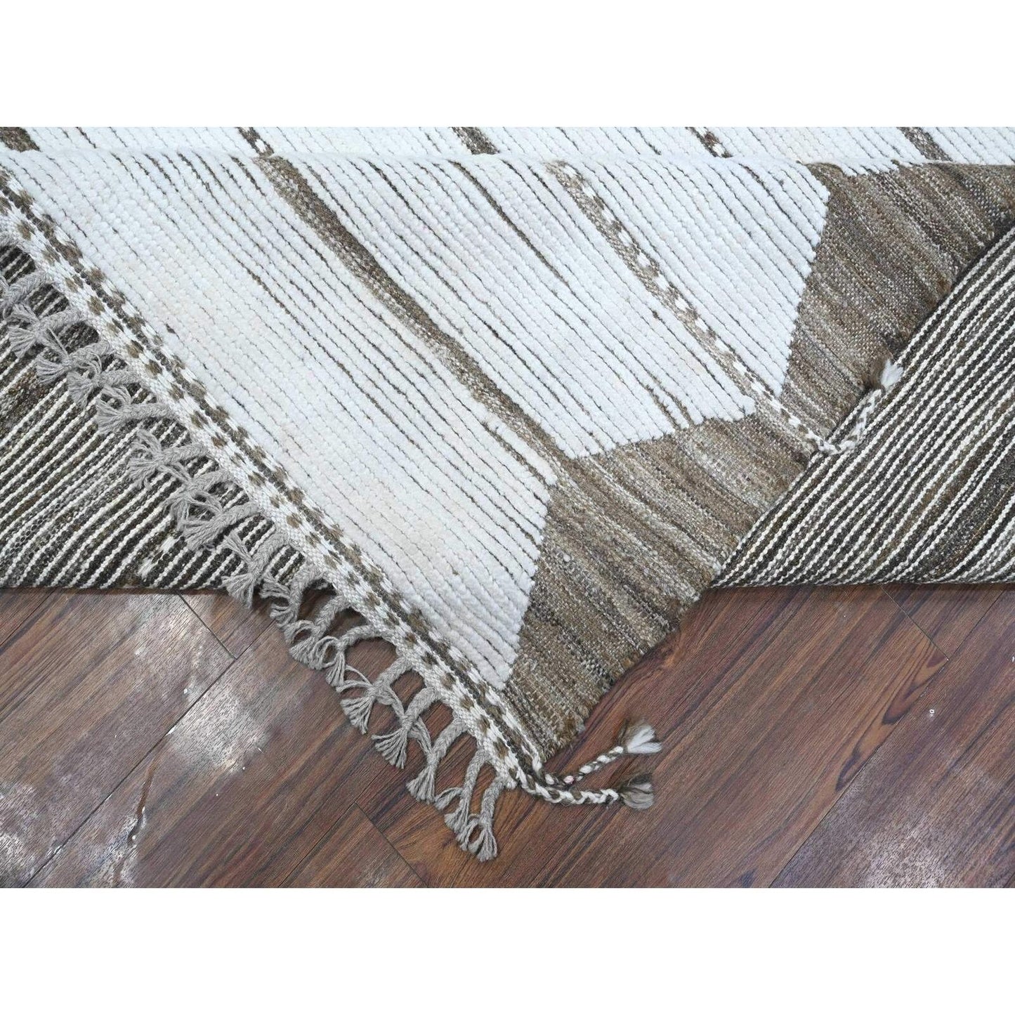 10'X14'5" Daisy White Hand Knotted Horizontal Line Pattern Moroccan Rug