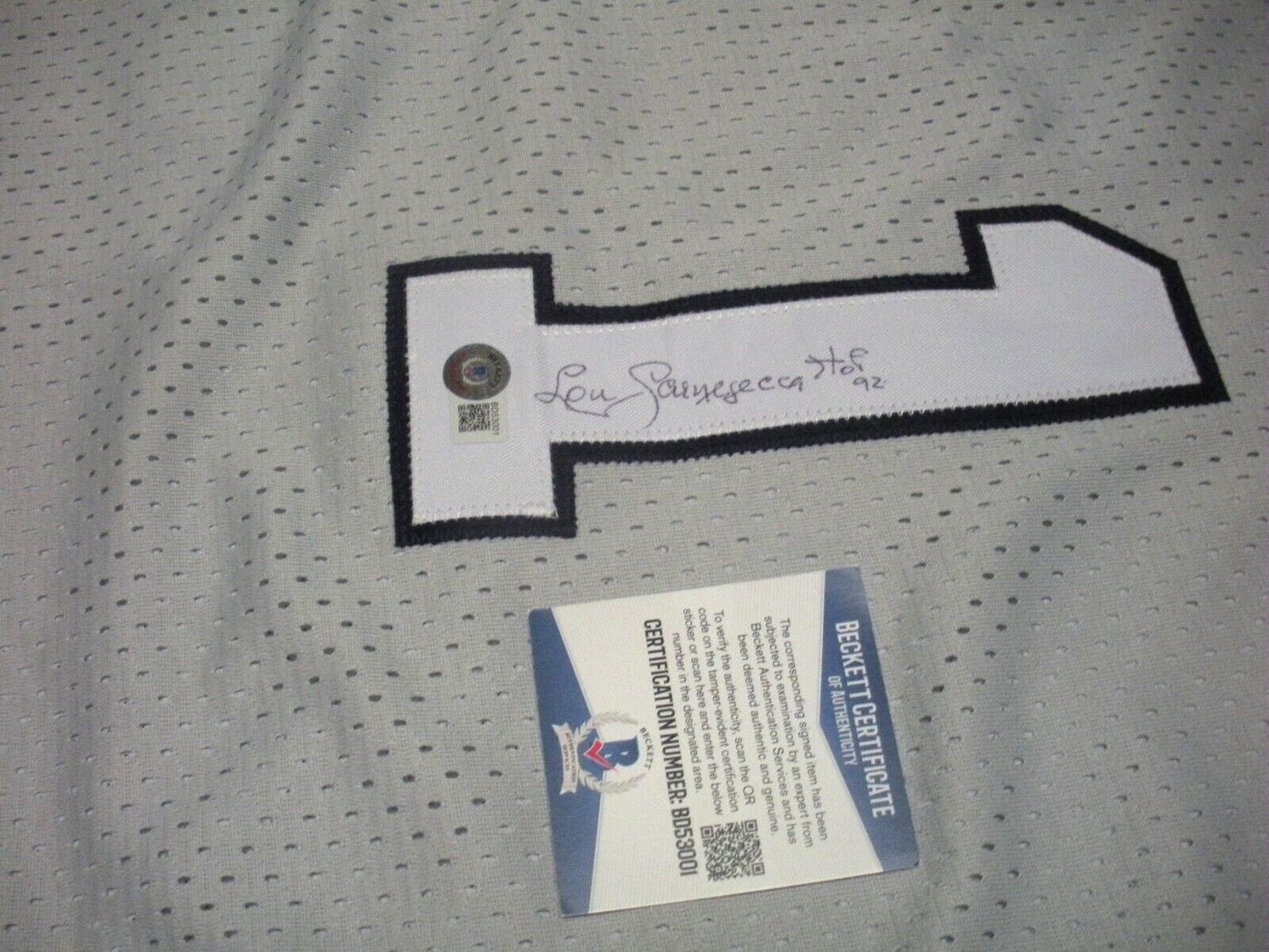 Lou Carnesecca Stjohn Redstorm Beckett/Coa Signed