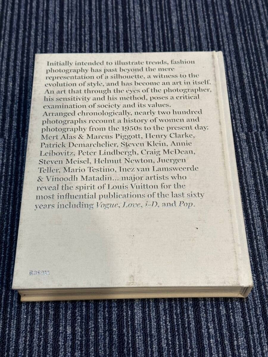 Louis Vuitton Fashion Photography Book (English Edition) - Large Hardcover