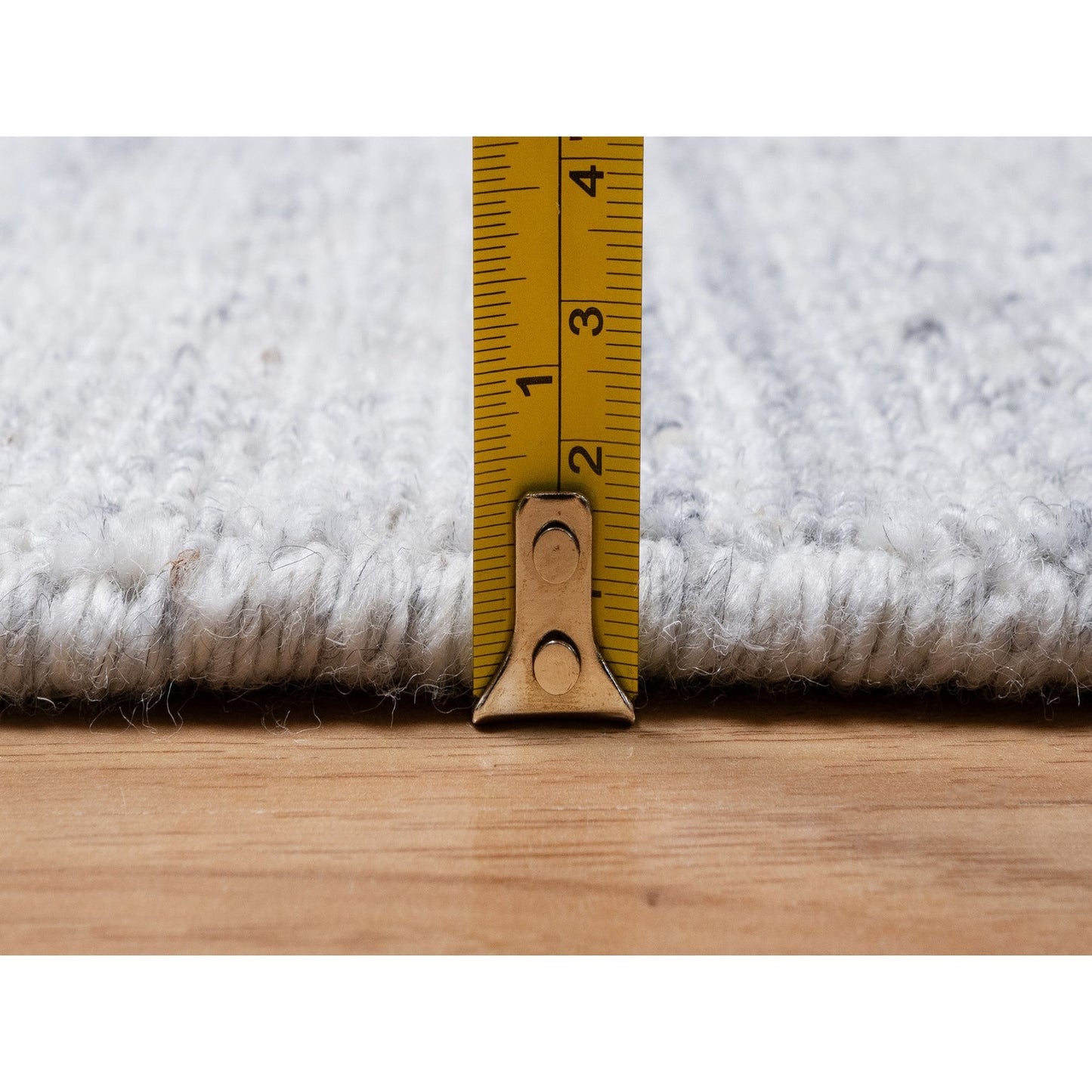 2'6"X6' White Plain Modern Striae Design Hand Loomed Pure Wool Runner Rug