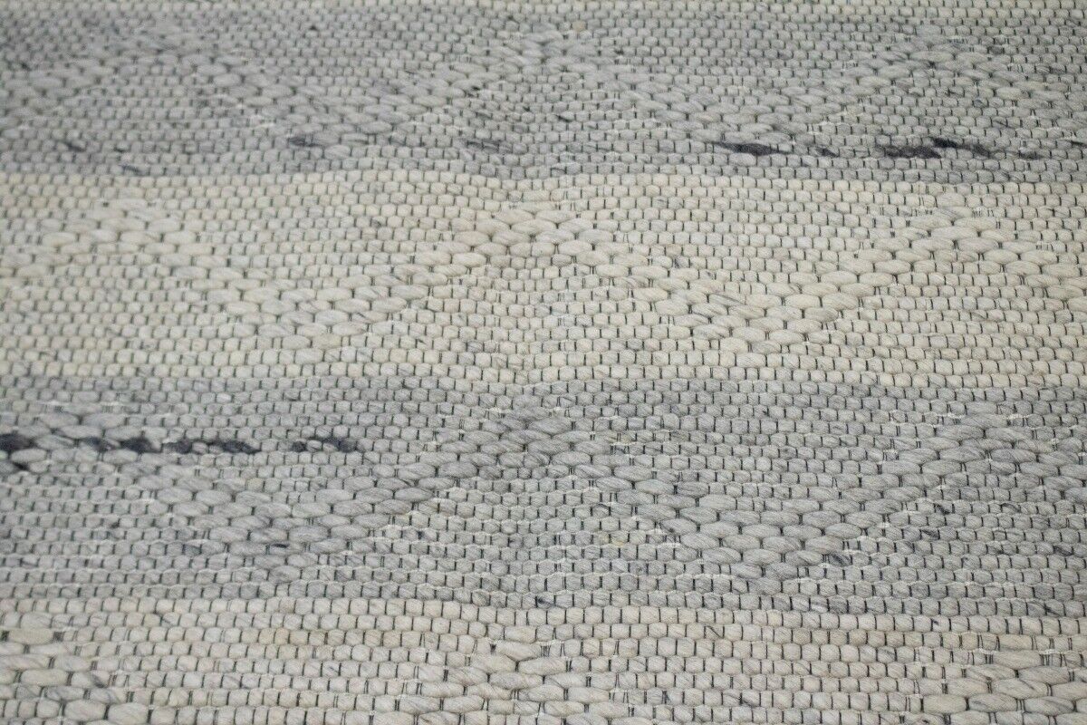 Modern Hand-Tufted Wool Area Rug Zig-Zag Design