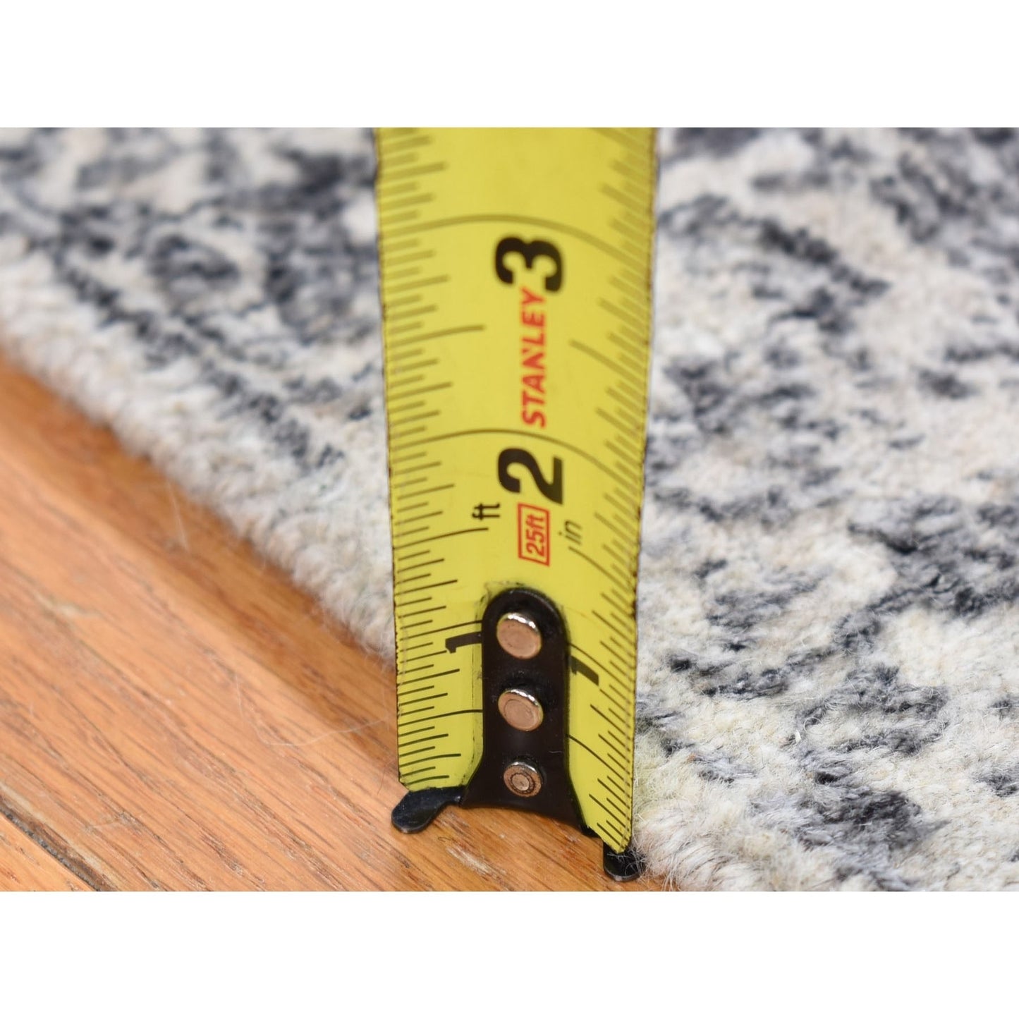 2'5"X12' Gray Transitional Jacquard Loomed Wool And Silk Runner Rug