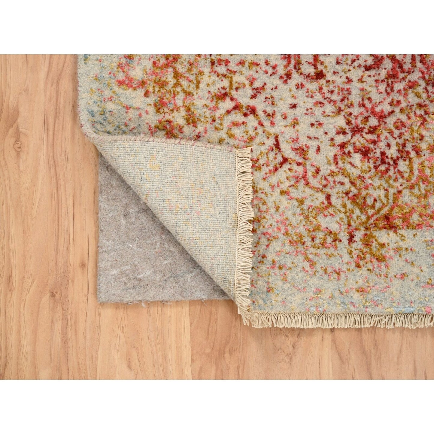 2'6"X6' Ivory Farsian Design Wool And Pure Silk Hand Knotted Runner Rug