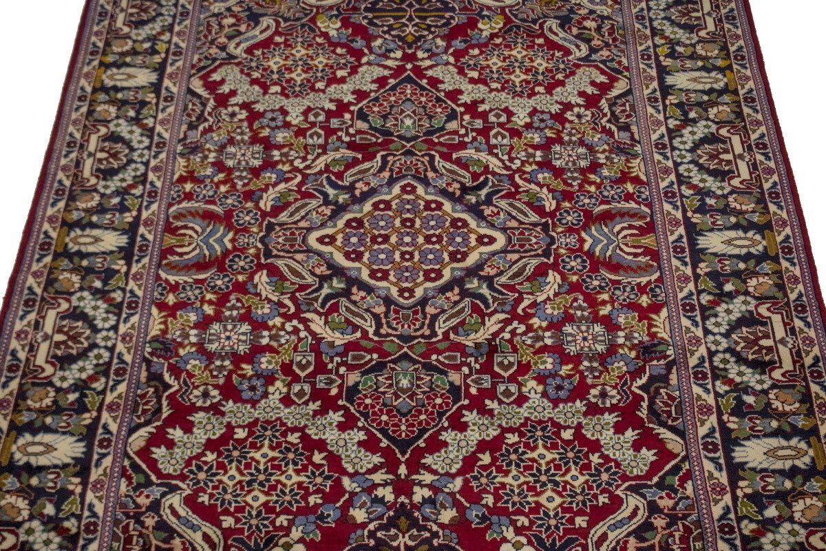 Hand-Knotted Vintage Oriental Rug Classic Floral