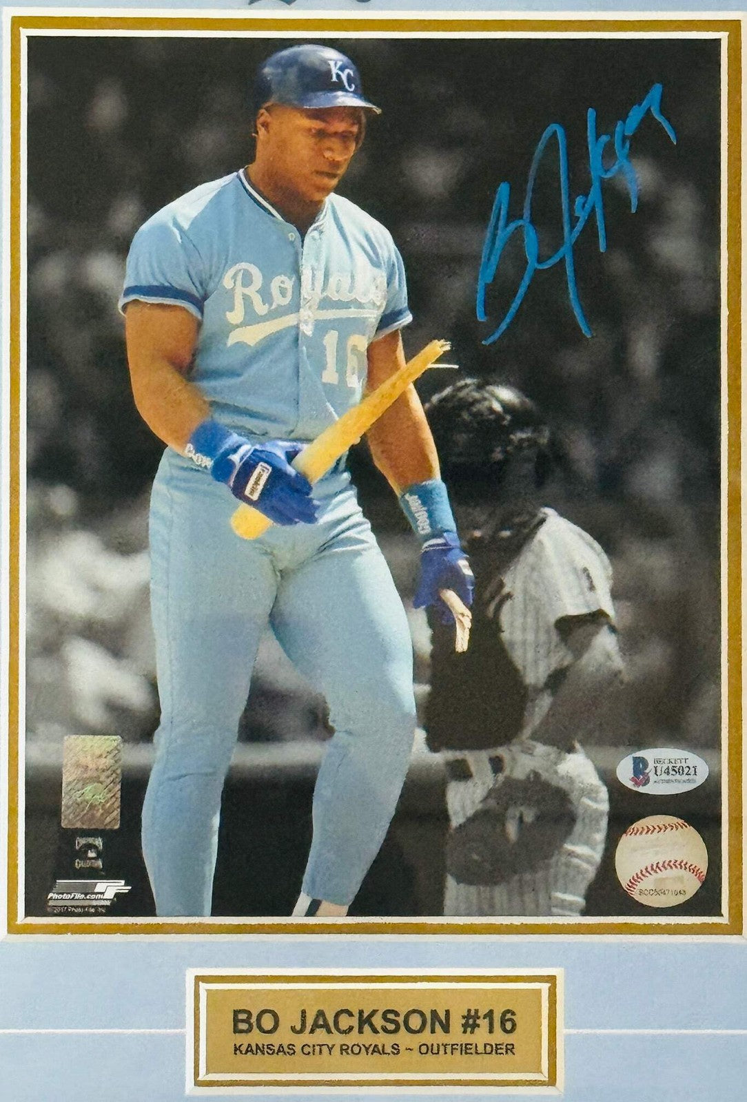 Bo Jackson Autographed 8X10 Royals Framed Photo (Beckett)