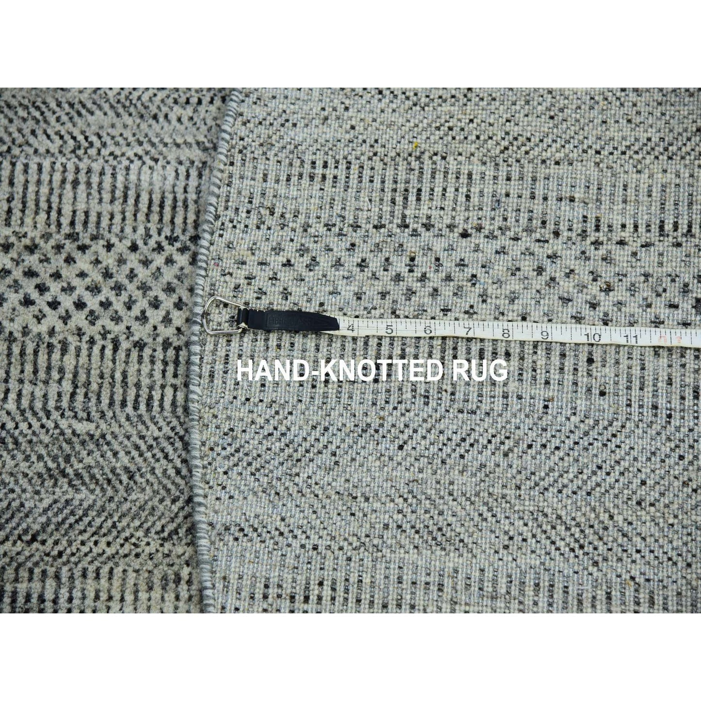 5'X5' Silver Gray Undyed Wool Hand Knotted Modern Grass Design Round Rug