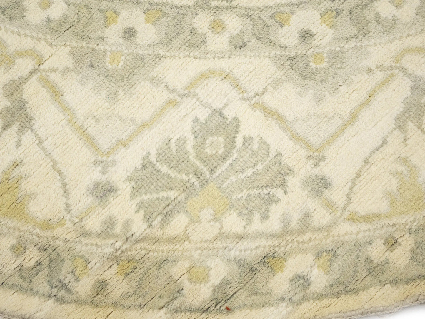 Hand-Knotted Oushak Oriental Round Rug Floral