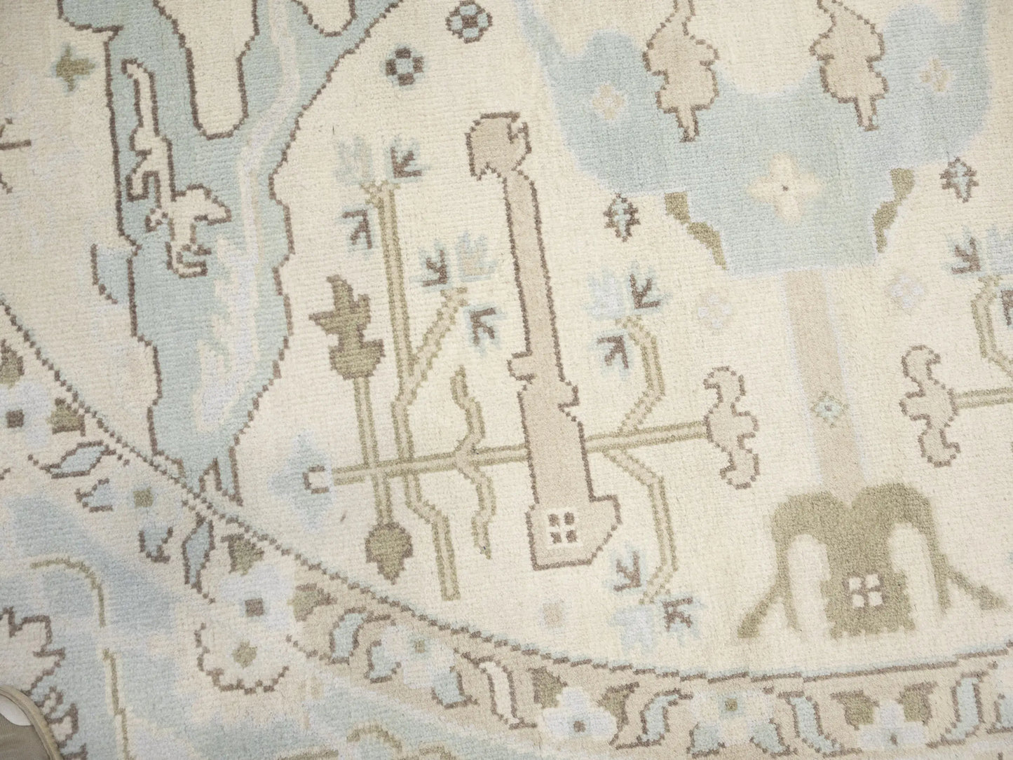 Hand-Knotted Cream Round Oushak Oriental Rug