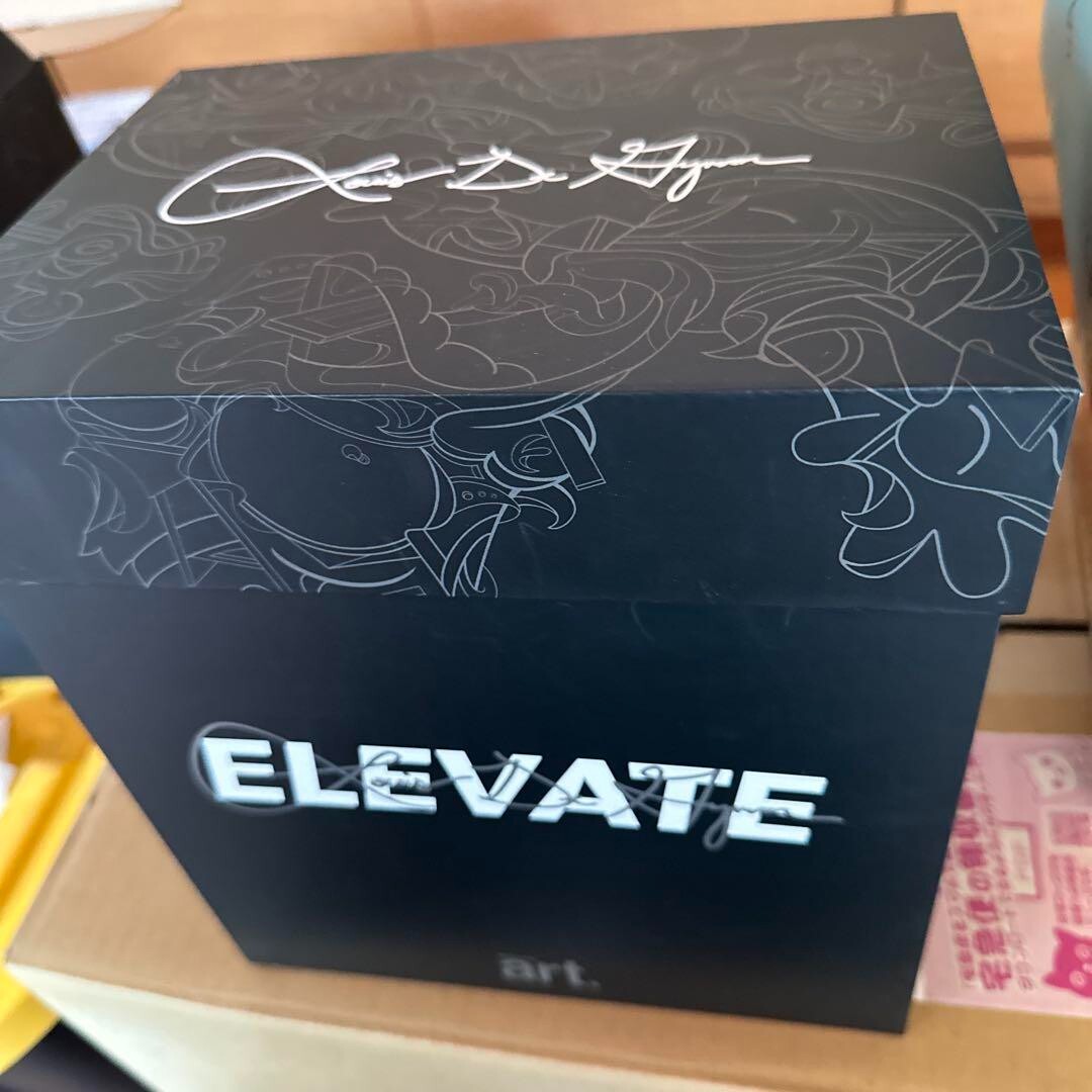 Louis De Guzman "Elevate" Black Vinyl Figure Signed Original Box Ed500
