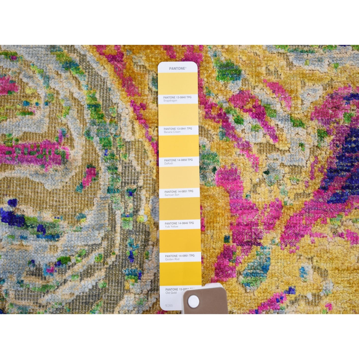 4'9"X6'7" The Lava Sari Silk With Textured Wool Hand Knotted Rug