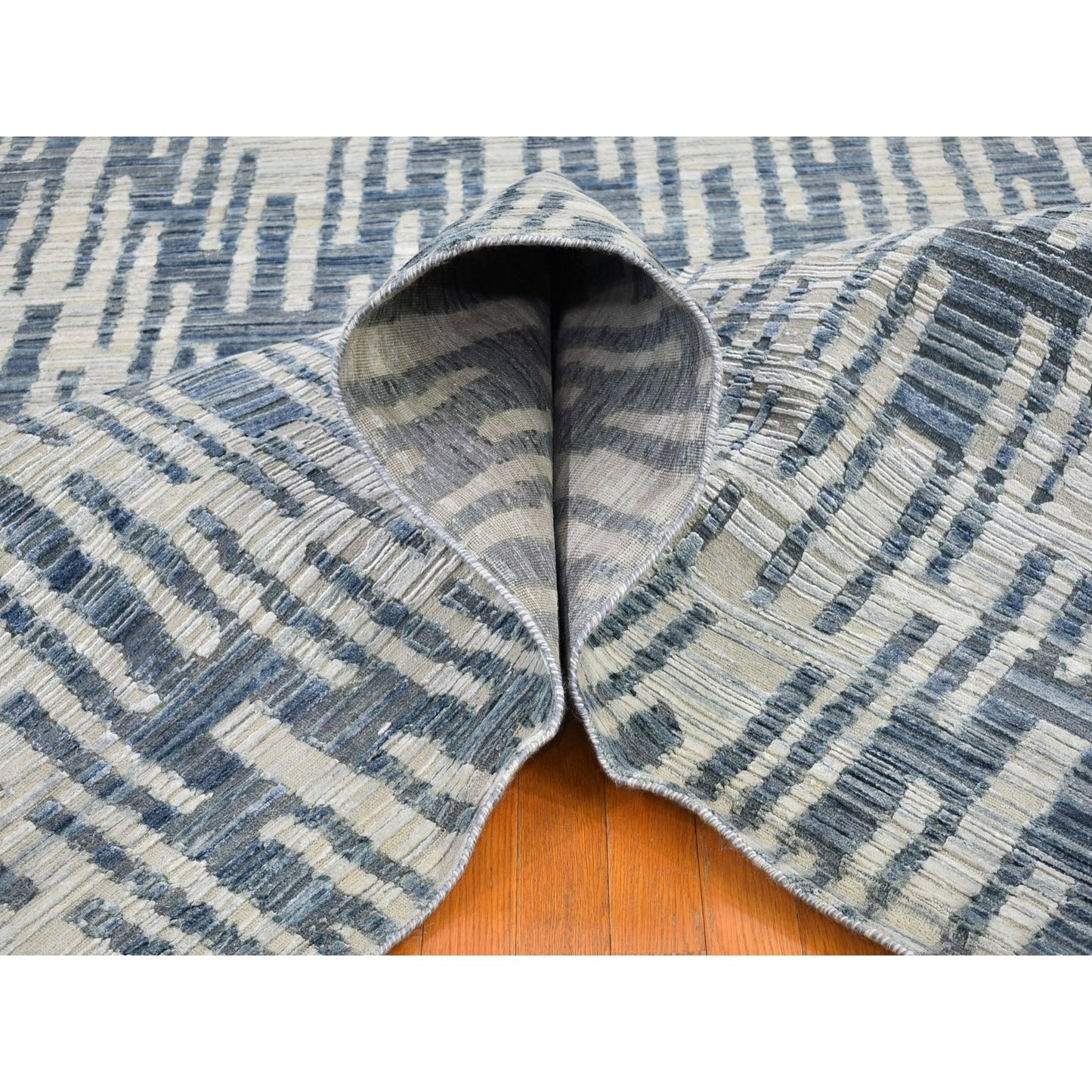 10'X10' Pure Silk And Textured Wool Square Zigzag With Graph Design Rug