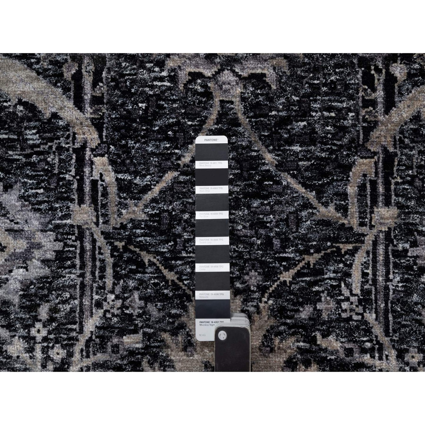 4'10"X7' Phantom Black Hand Knotted Sickle Leaf Design Wool And Silk Rug