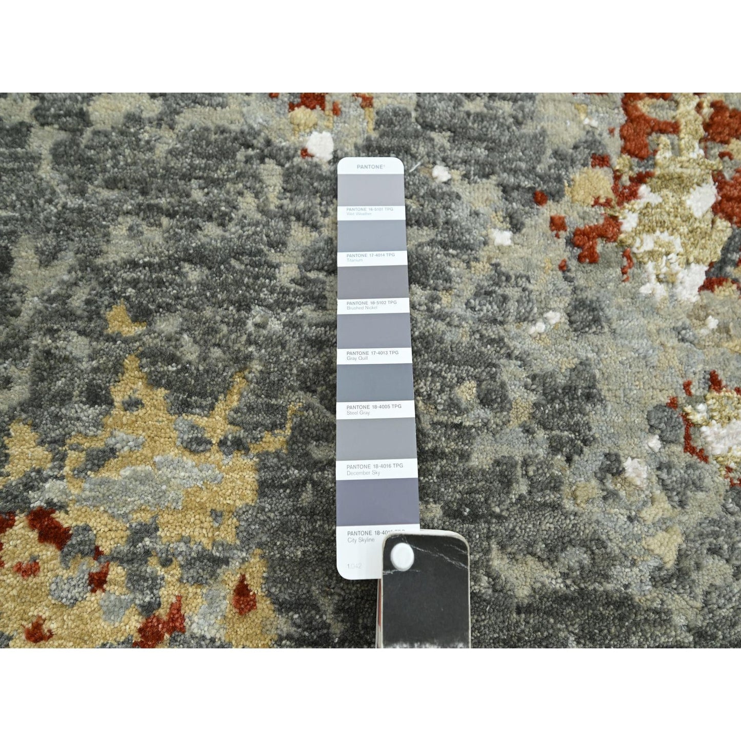 7'10"X10'1" Gray Abstract Design Pure Wool Hand Knotted Oriental Rug