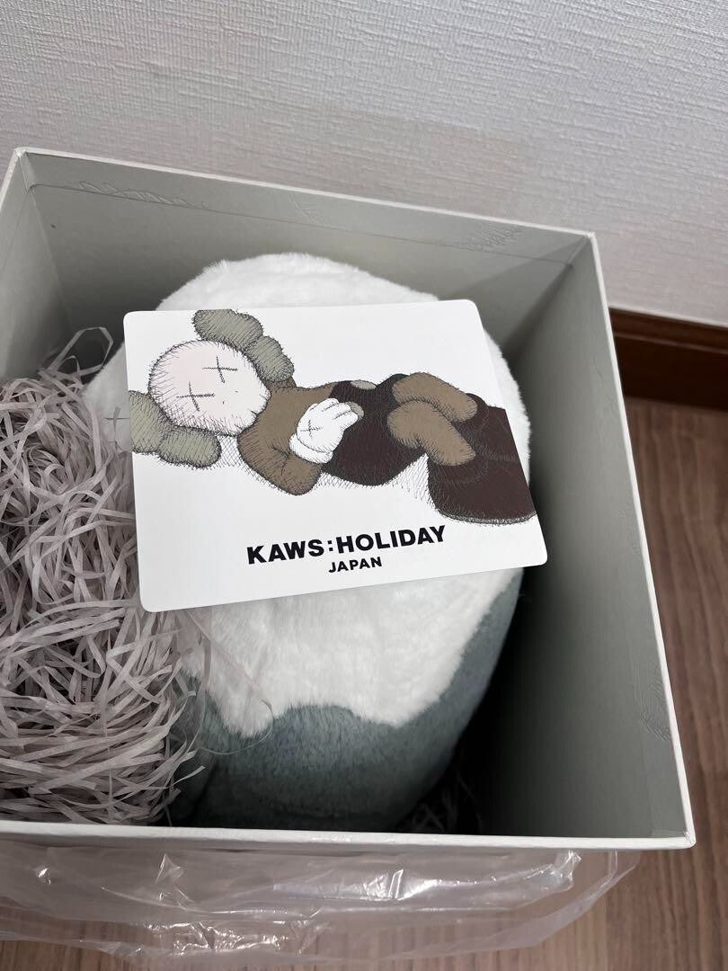 Kaws : Holiday Japan Limited Edition - Mount Fuji