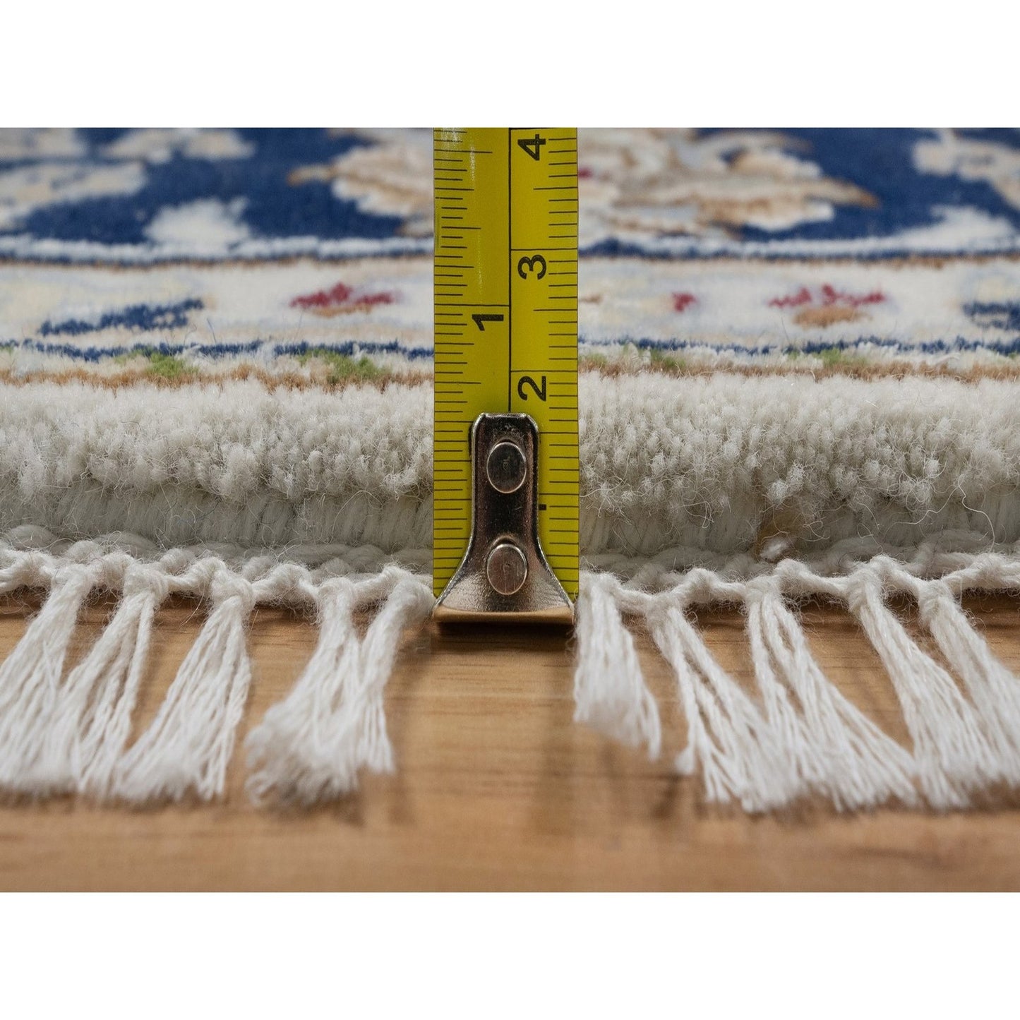 5'X5' Ivory Nain With Flower Design Wool And Silk Hand Knotted Round Rug