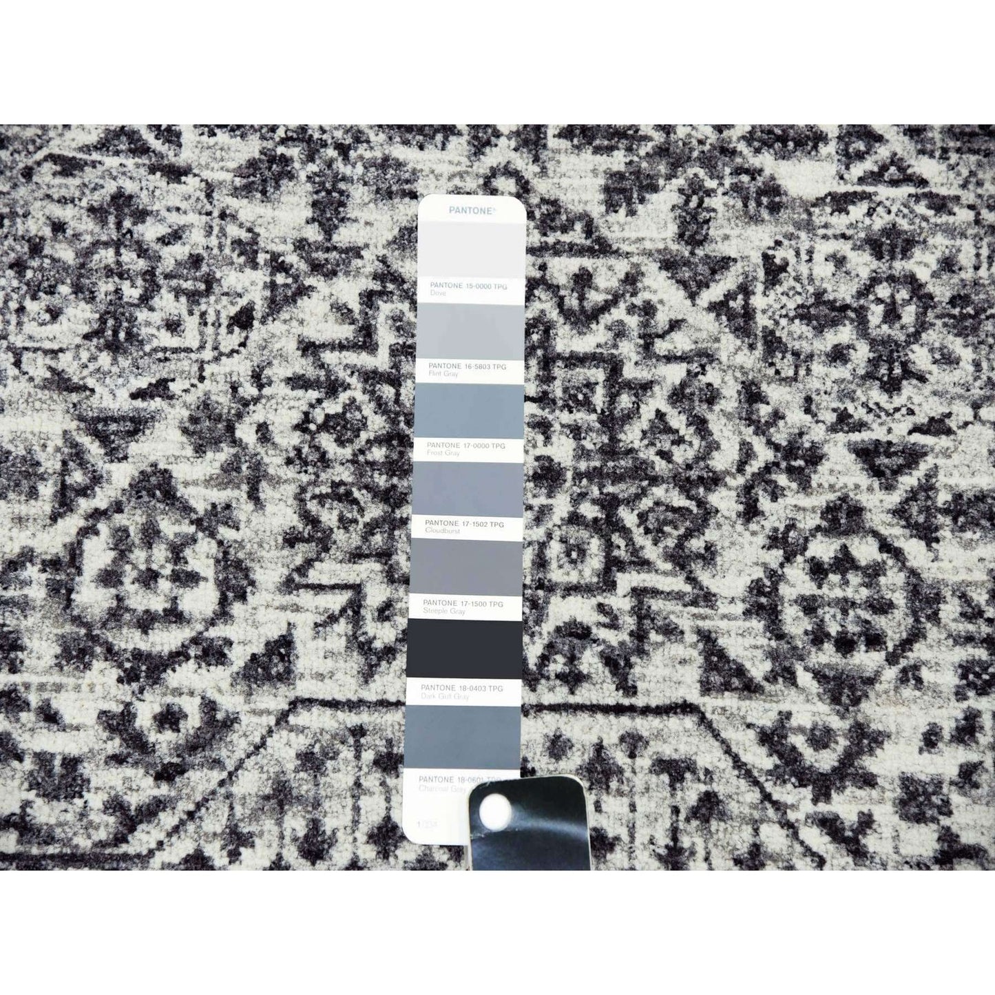 2'10"X18' White Mamluk Dynasty Design Undyed Wool Hand Knotted Runner Rug