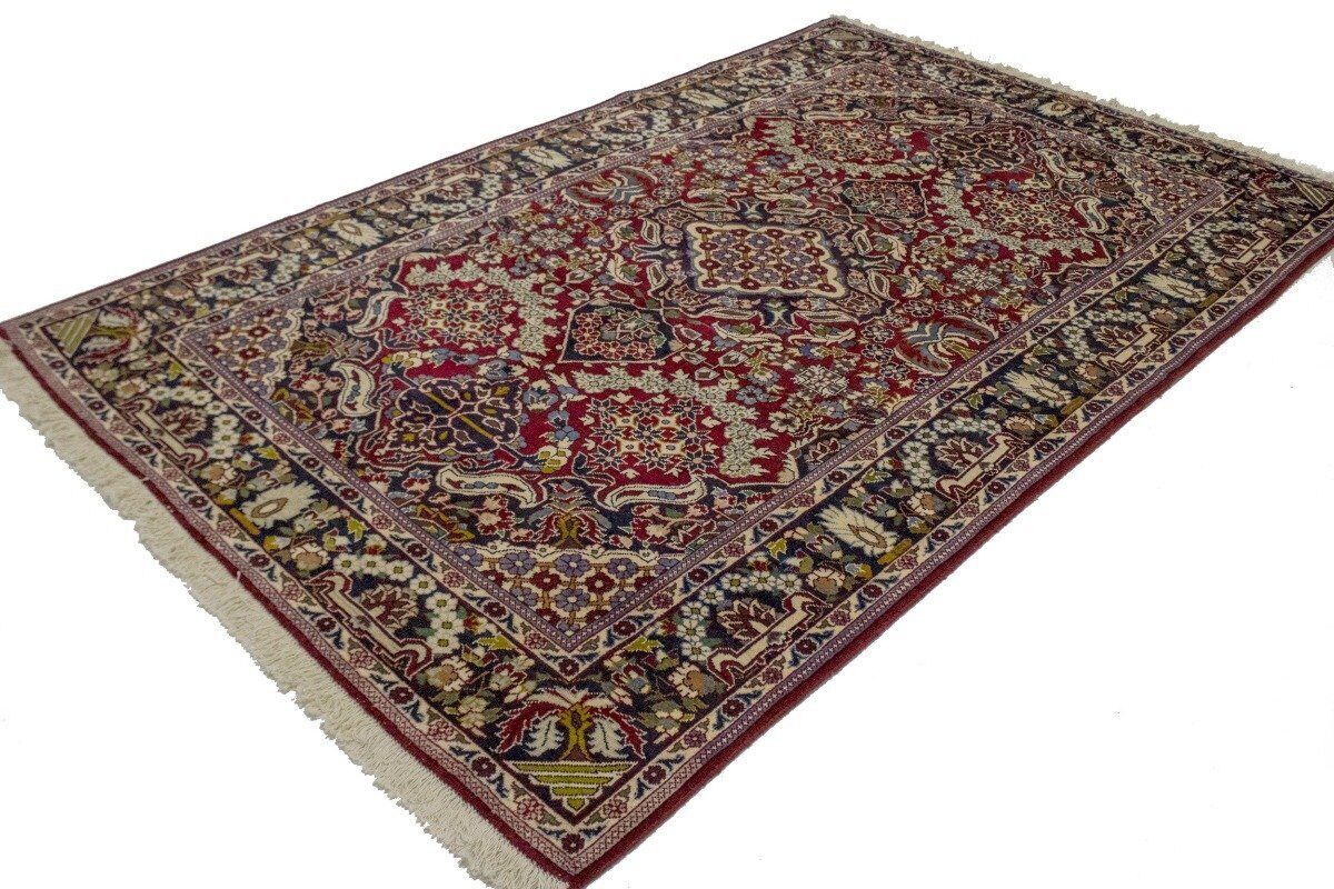 Hand-Knotted Vintage Oriental Rug Classic Floral