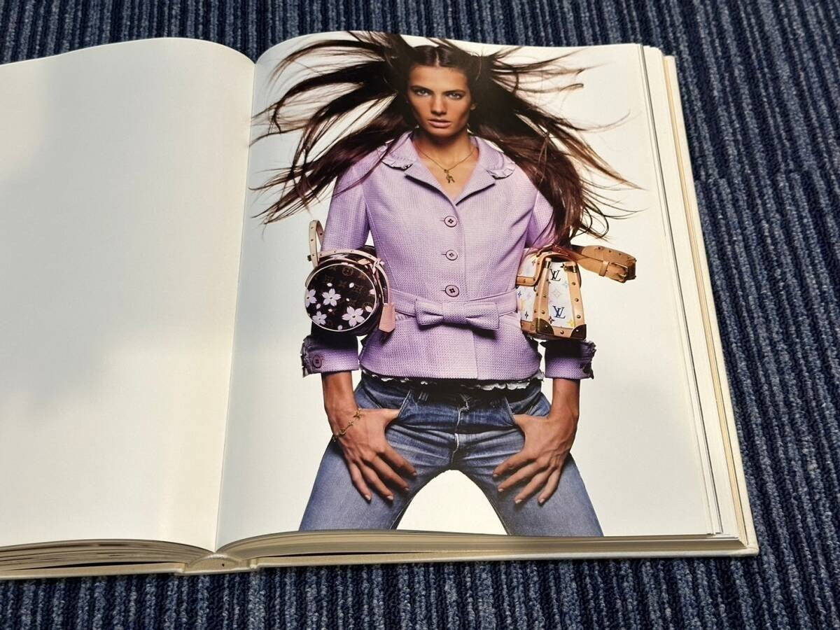 Louis Vuitton Fashion Photography Book (English Edition) - Large Hardcover