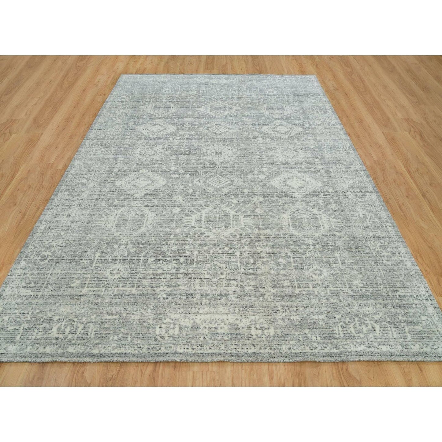 9'X12' Cloudy Gray Karajeh Design 100% Wool Hand Loomed Oriental Rug