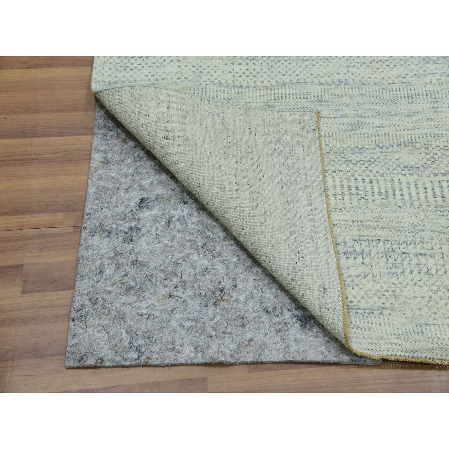 5'4"X7'1" Egret White Hand Knotted Modern Grass Design Wool Oriental Rug