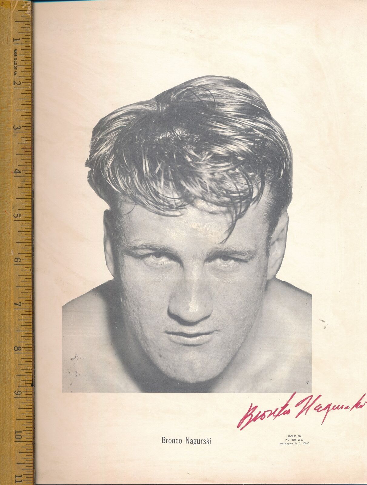 Bronco Nagurski Hof Autographed 8.5X11 B/W Photo