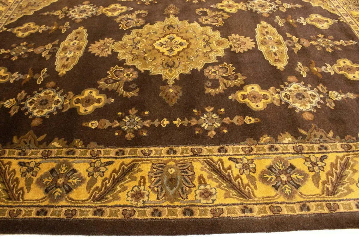Hand-Tufted Dark Brown Classic Floral Rug