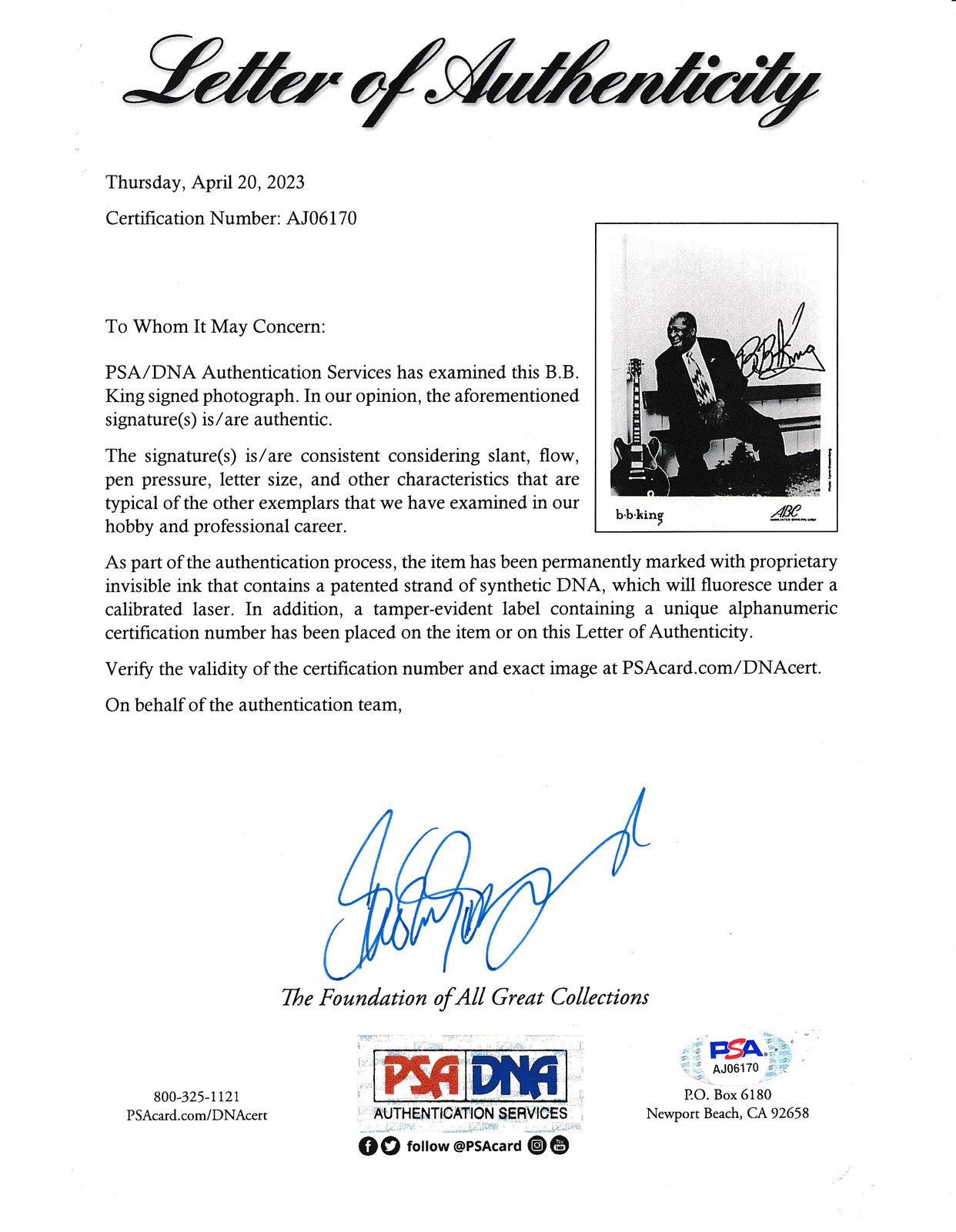B.B. King Autographed 8X10 B/W Photo Performer Jsa 182162