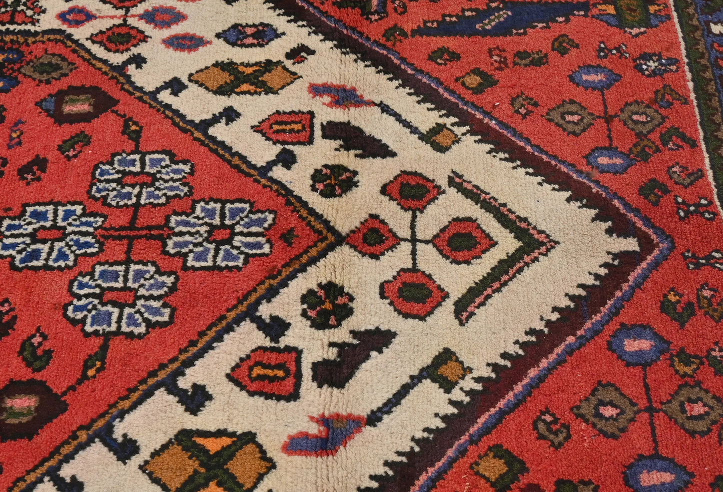 3'4X4'8 Ft Hand-Knotted Vintage Tribal Cream