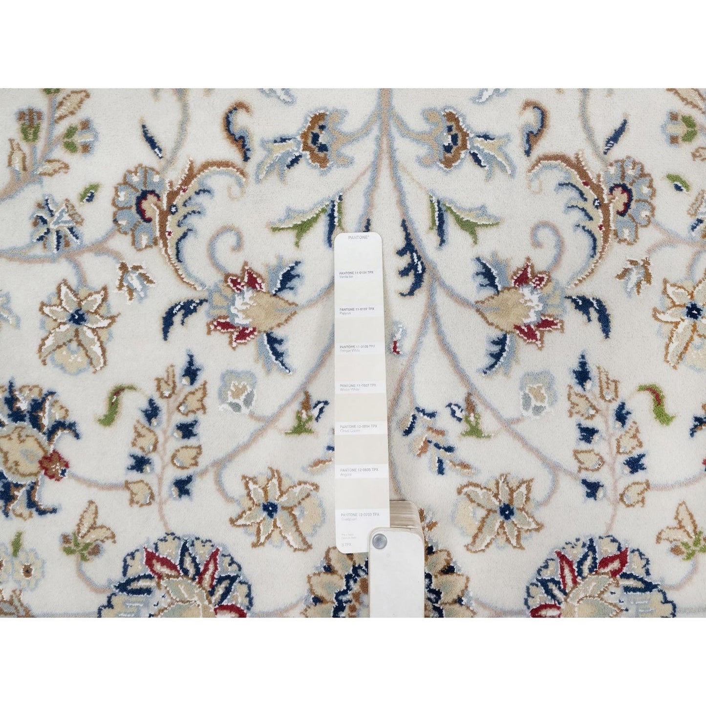 7'10"X7'10" Ivory Nain Floral Pattern Wool & Silk Hand Knotted Round Rug