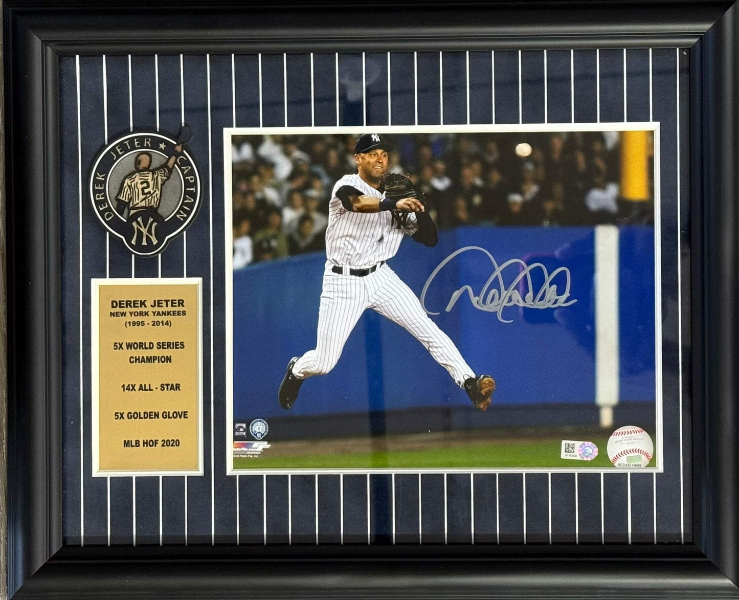 Derek Jeter Autographed 8X10 Framed Baseball Photo (Mlb)