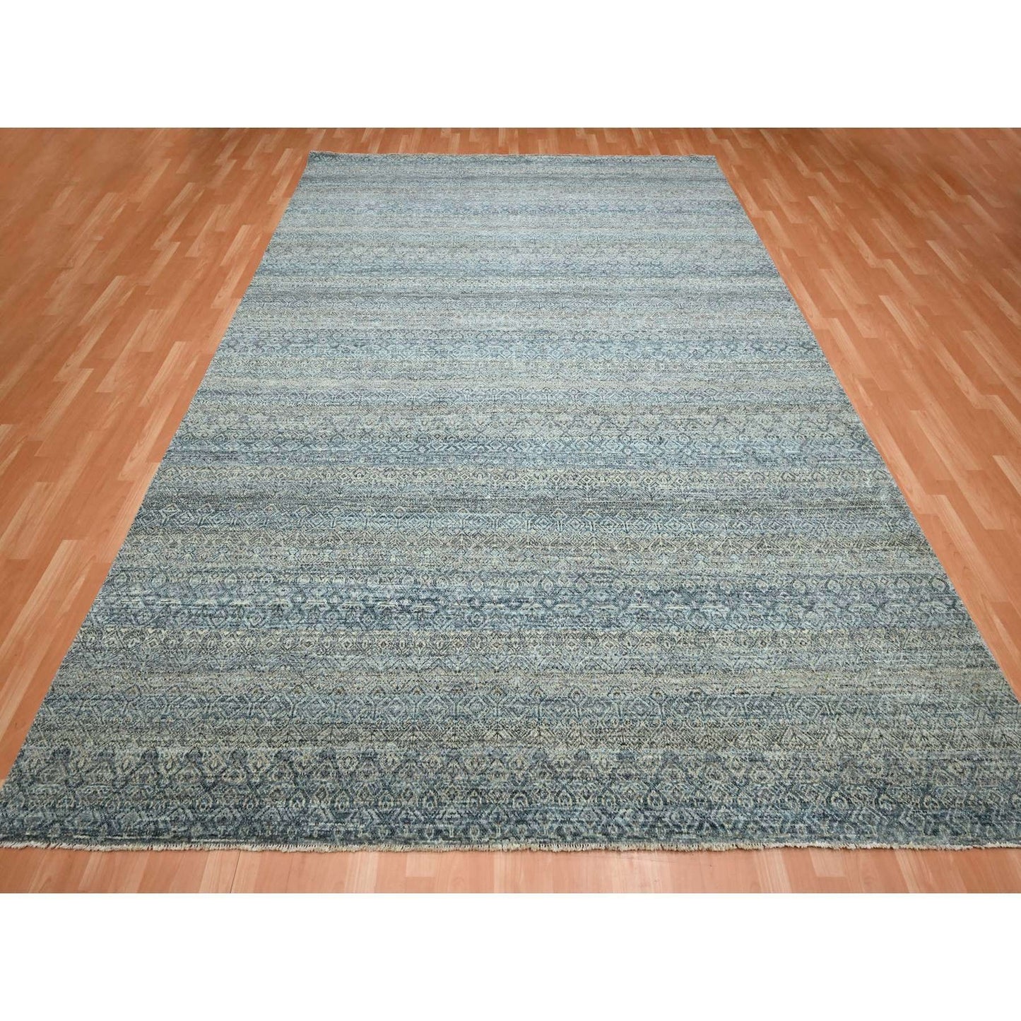 9'X12'2" Gray Kohinoor Small Repetitive Design Soft Wool Hand Knotted Rug