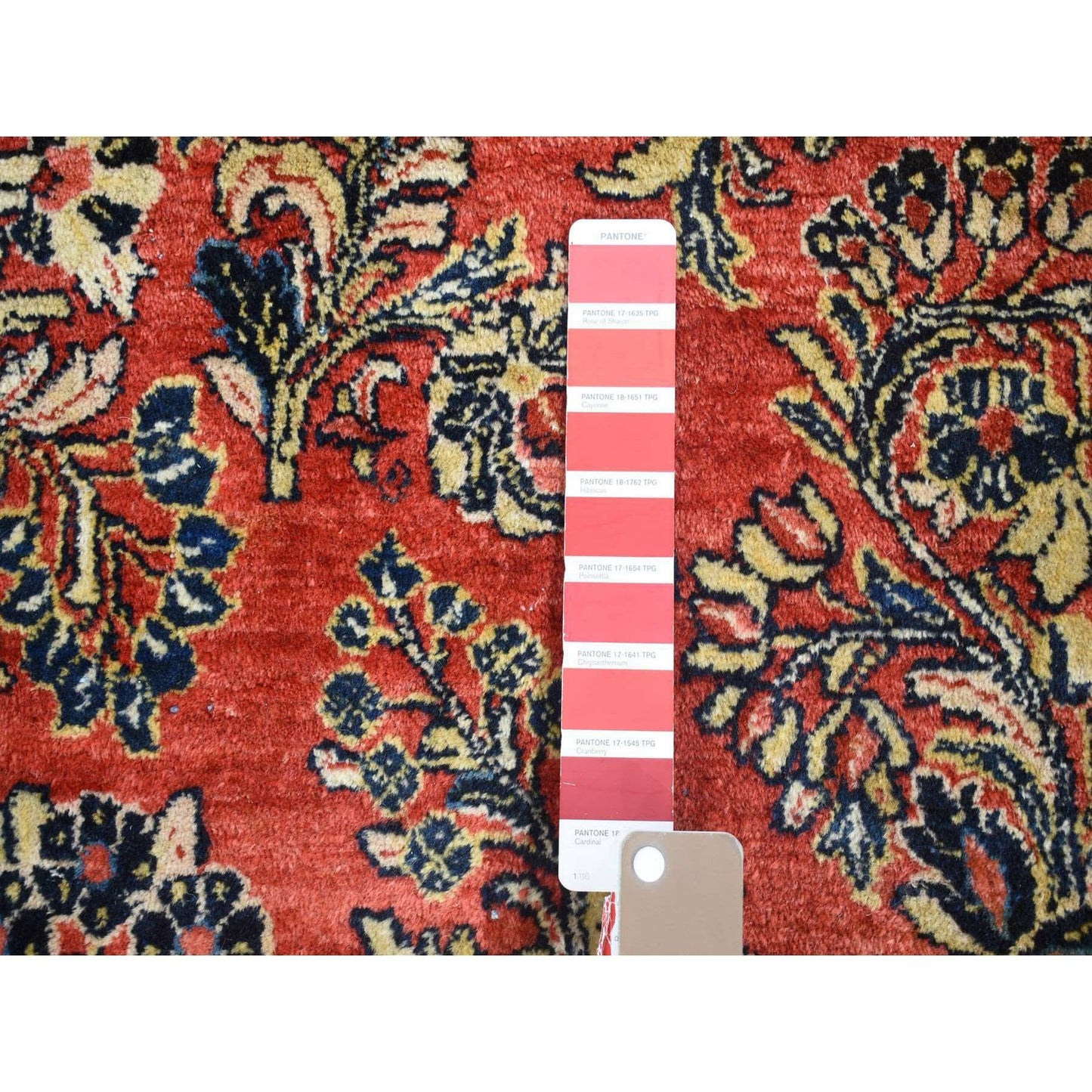 7'10"X9'10" Red Farsian Saroogh Soft Wool Hand Knotted Full Pile Rug