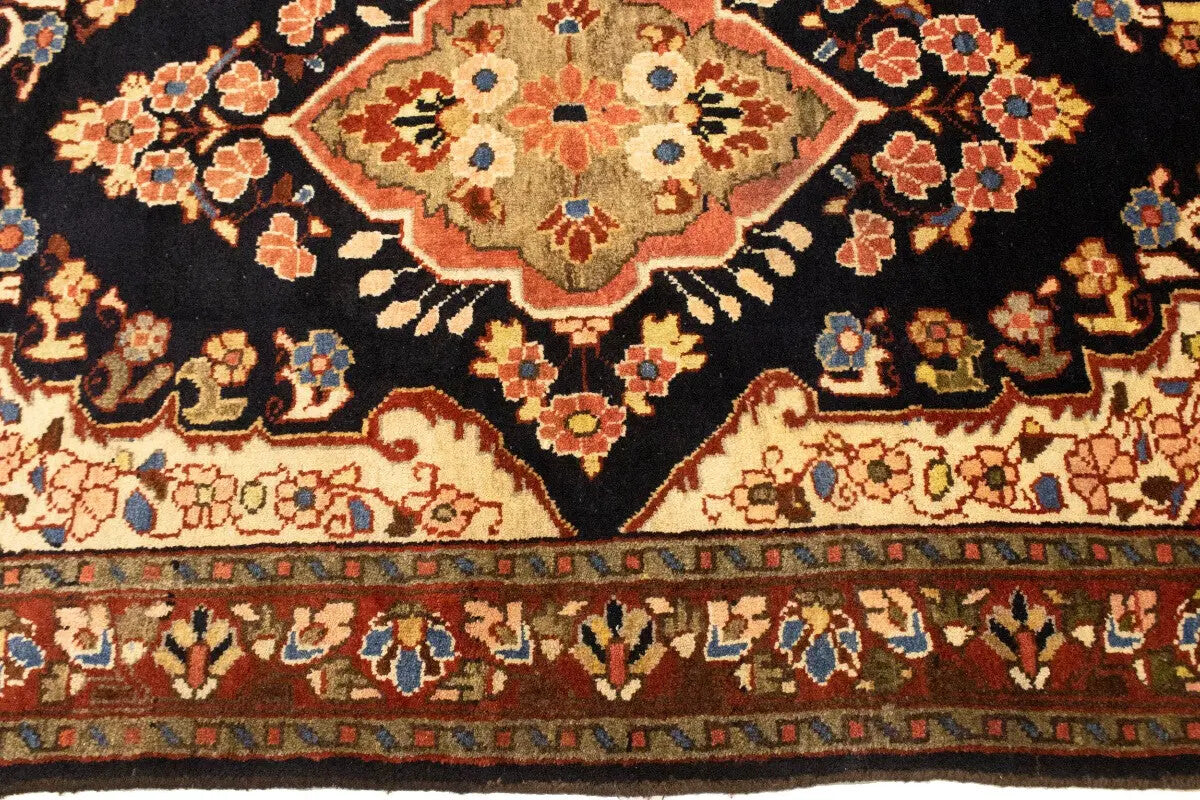 Antique Traditional Floral Oriental Rug Bedroom