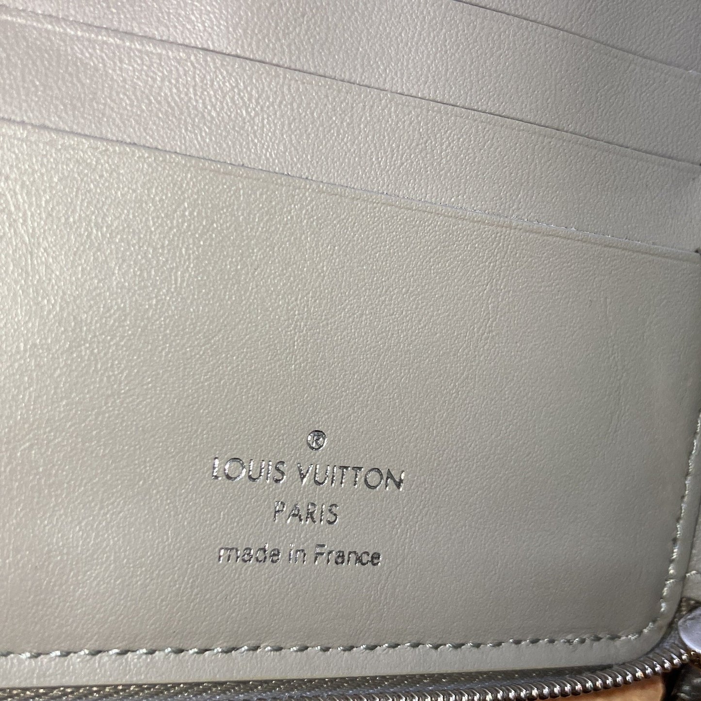 Louis Vuitton Zippy Compact Wallet Mahina Leather