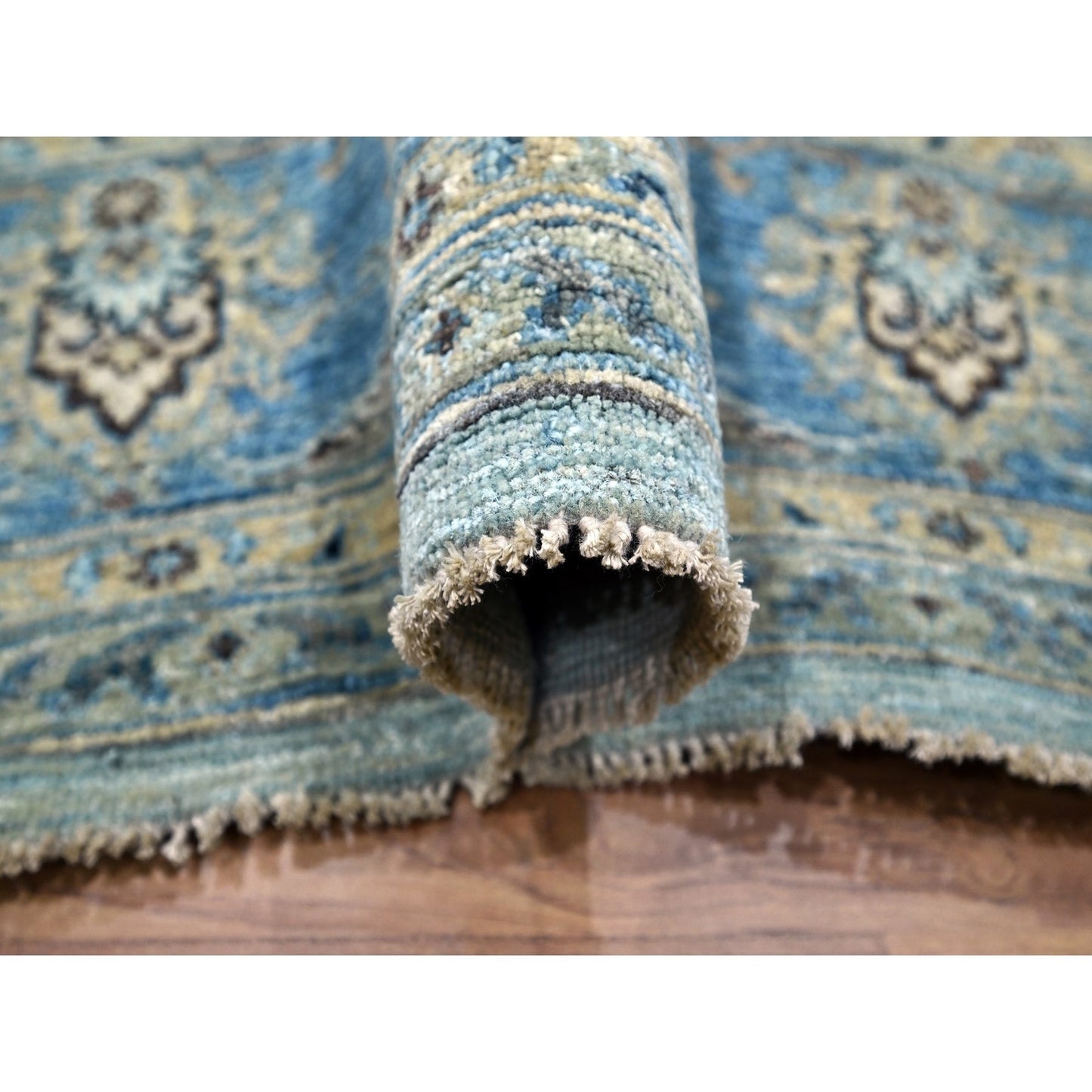 8'X8' Sky Blue Shah Abbas Flower Design Pure Wool Hand Knotted Square Rug