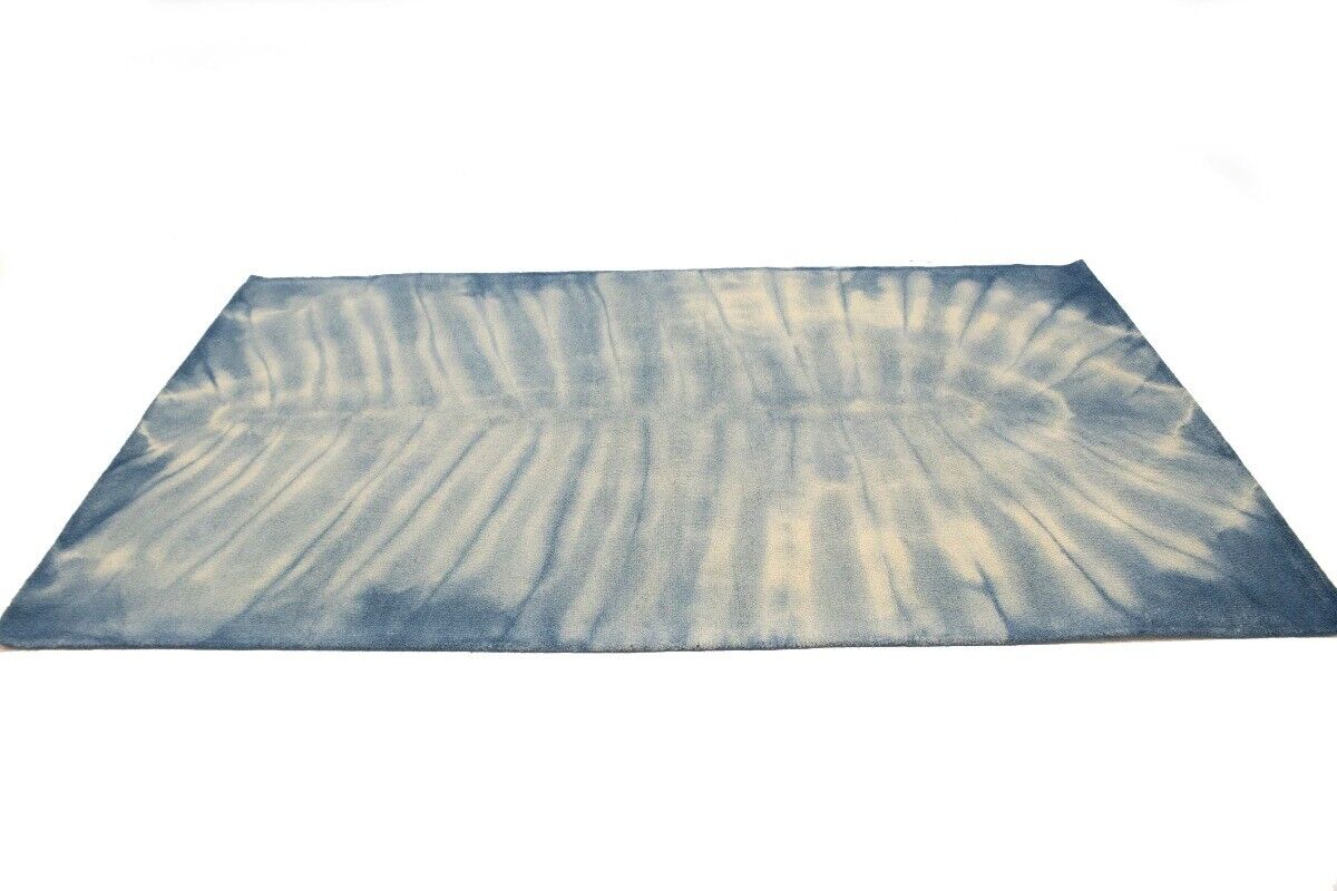 Hand-Tufted Blue Tie-Dye Rug Modern Kids Room
