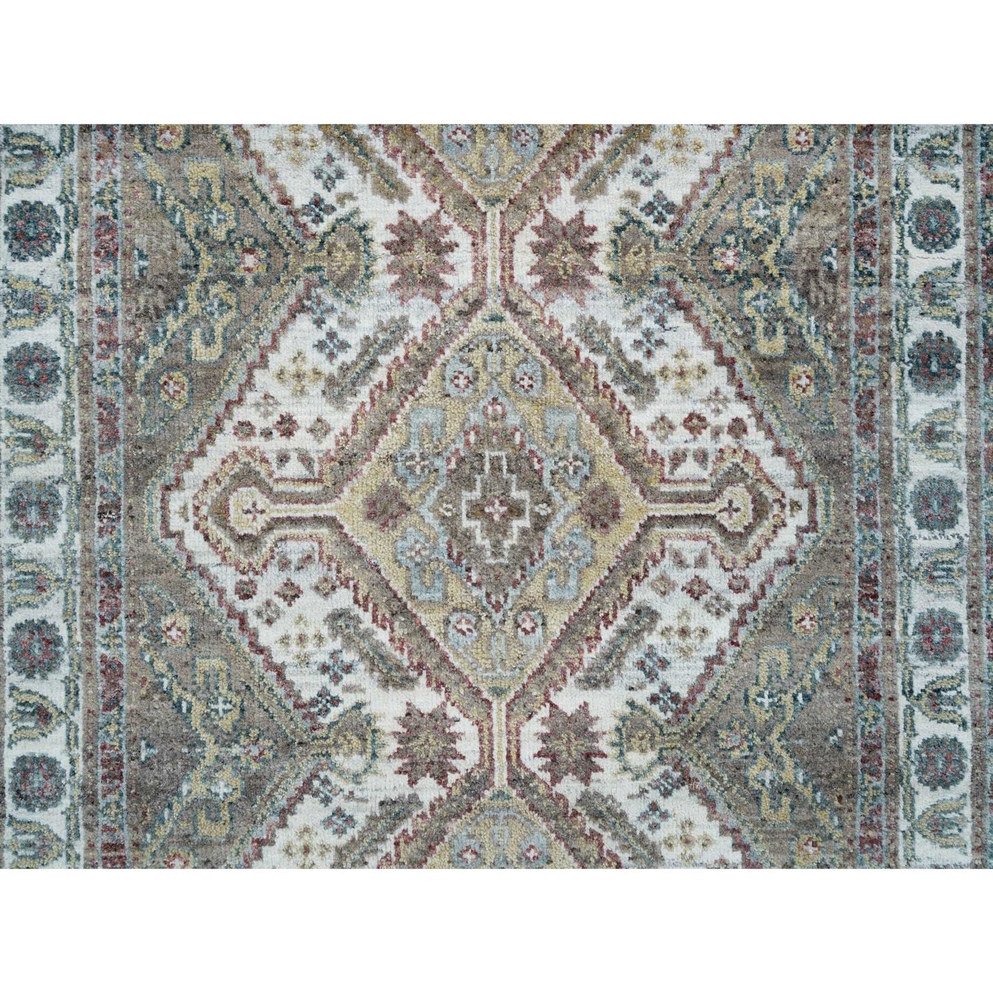 4'X5'10" Ivory Flower Rosettes Border Wool Hand Knotted Oriental Rug