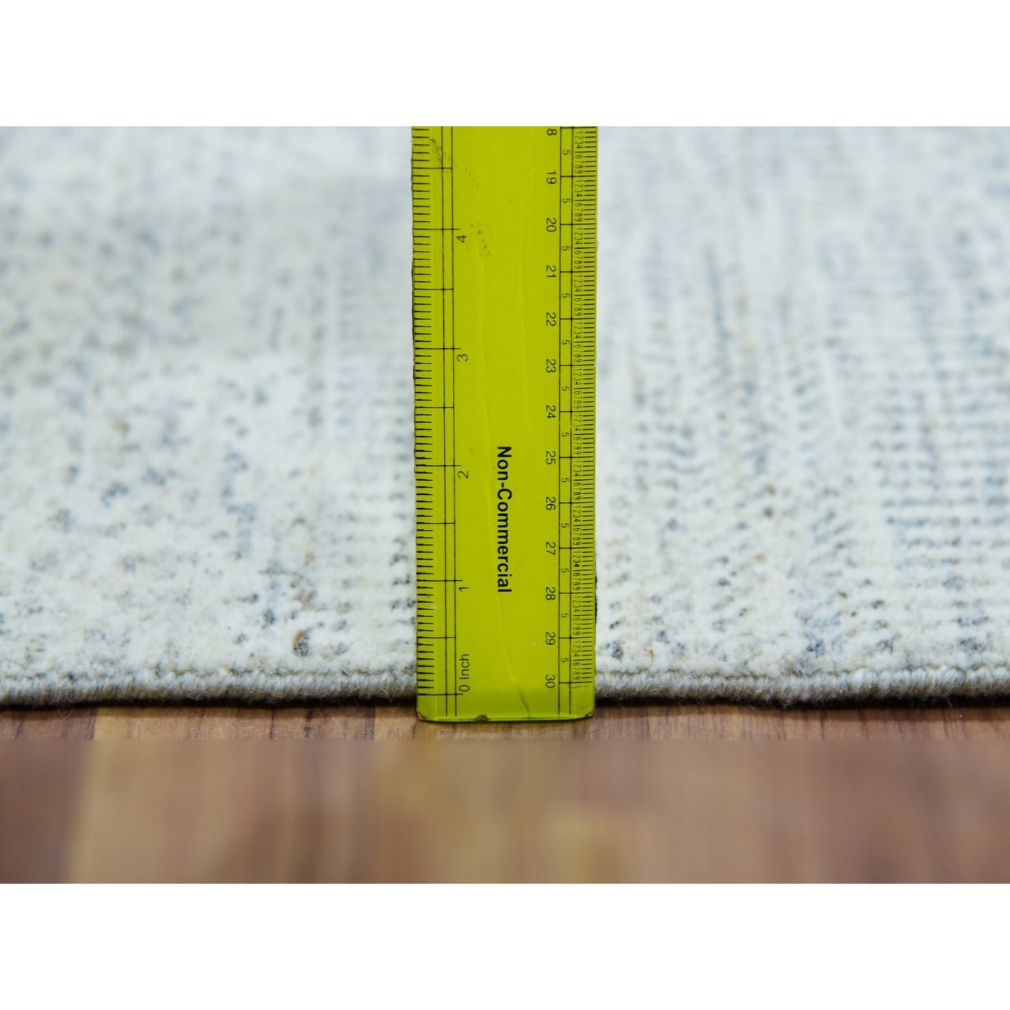 2'6"X6' Silvermist Gray Modern Undyed Wool Hand Knotted Runner Rug