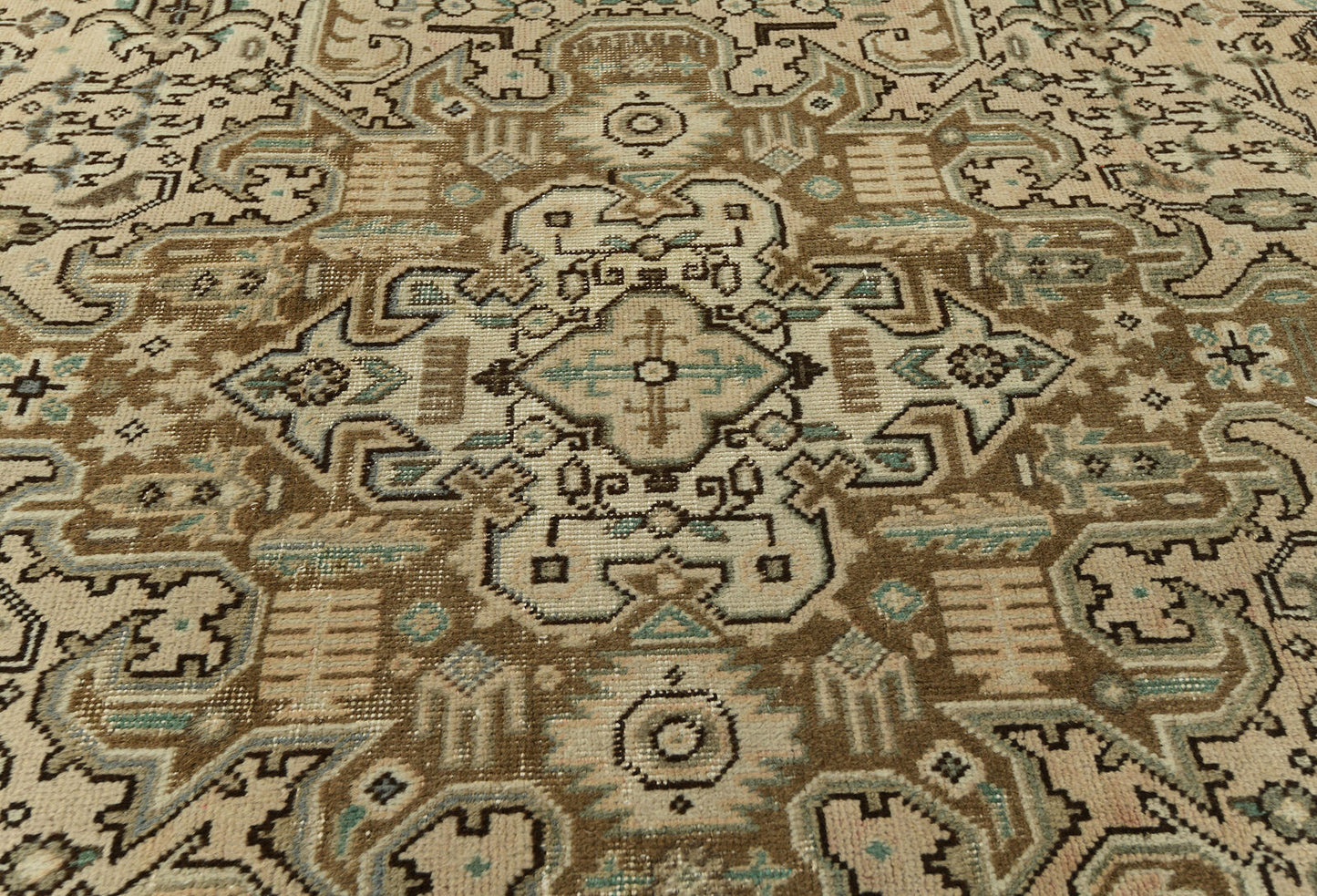 Vintage Oriental Rug Muted Floral Classic Carpet